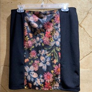 Mink Pink Leather Skirt Floral Print Large Size